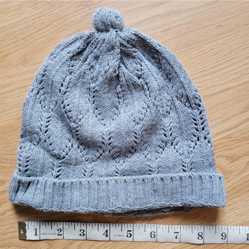Woman's Grey Knit Beanie Medium